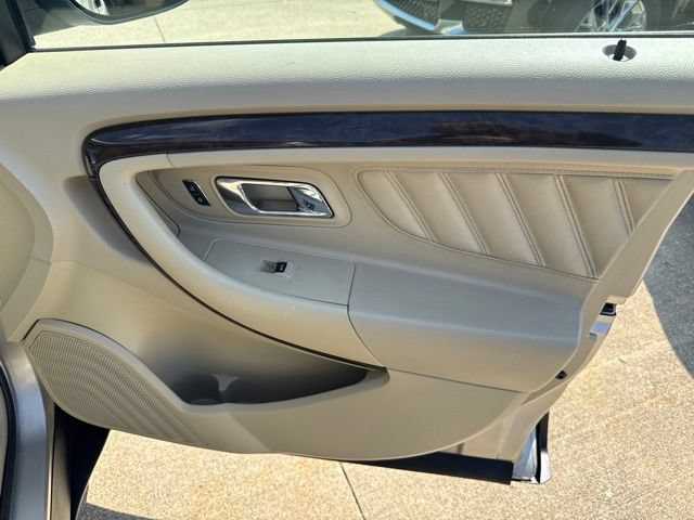 Used 2018 Ford Taurus Limited FWD image 14