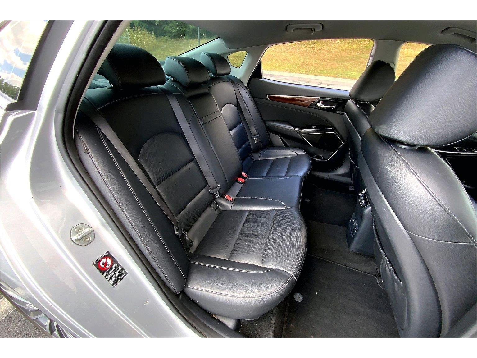 Used 2018 Kia Cadenza Premium w/ Luxury Package FWD image 23