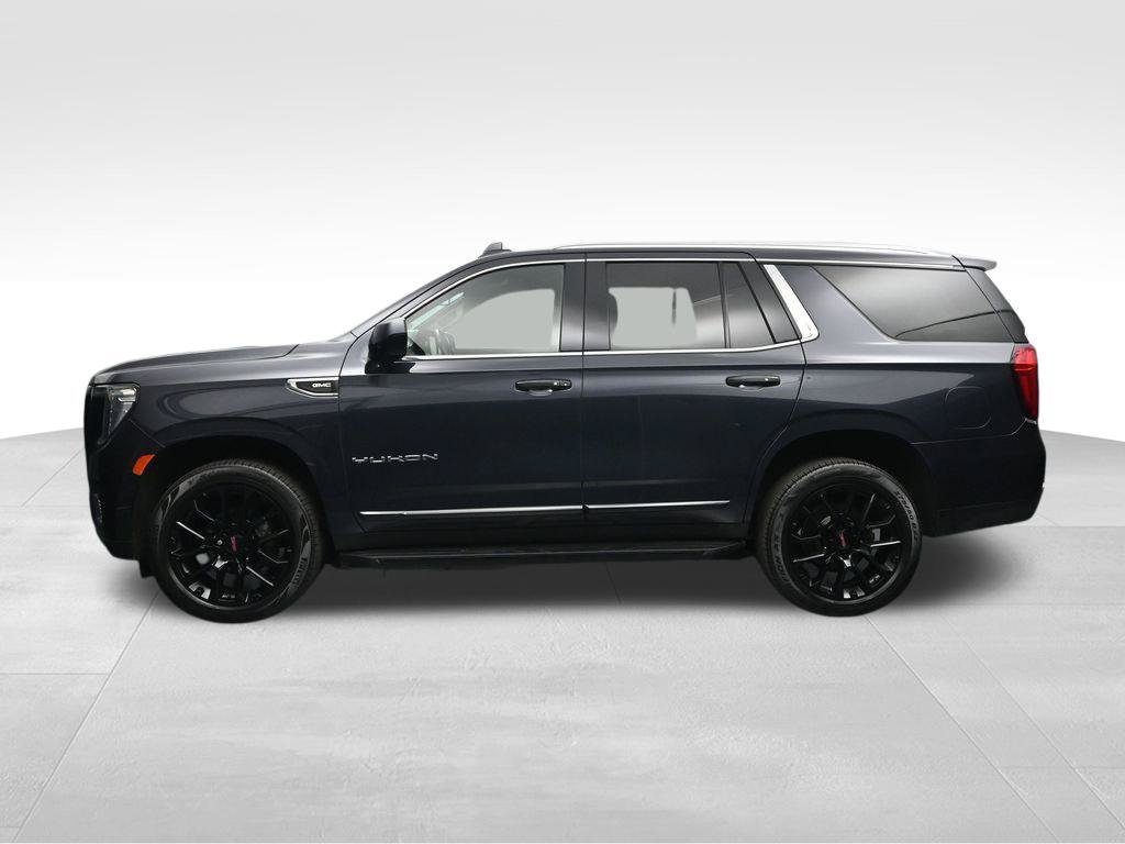 Used 2023 GMC Yukon SLT AWD/4WD image 2