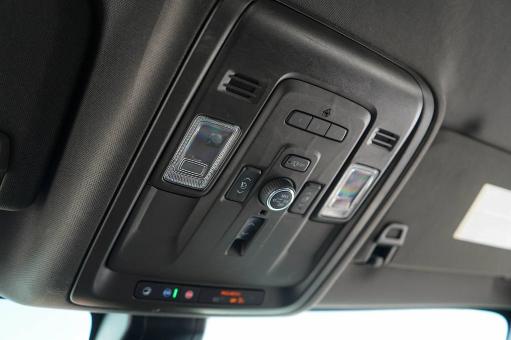 Used 2021 GMC Yukon XL Denali AWD/4WD image 12