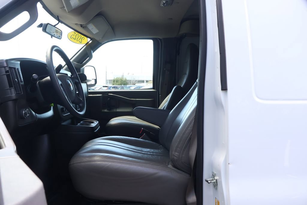 Used 2025 Chevrolet Express 2500 Extended w/ Driver Convenience Package image 15