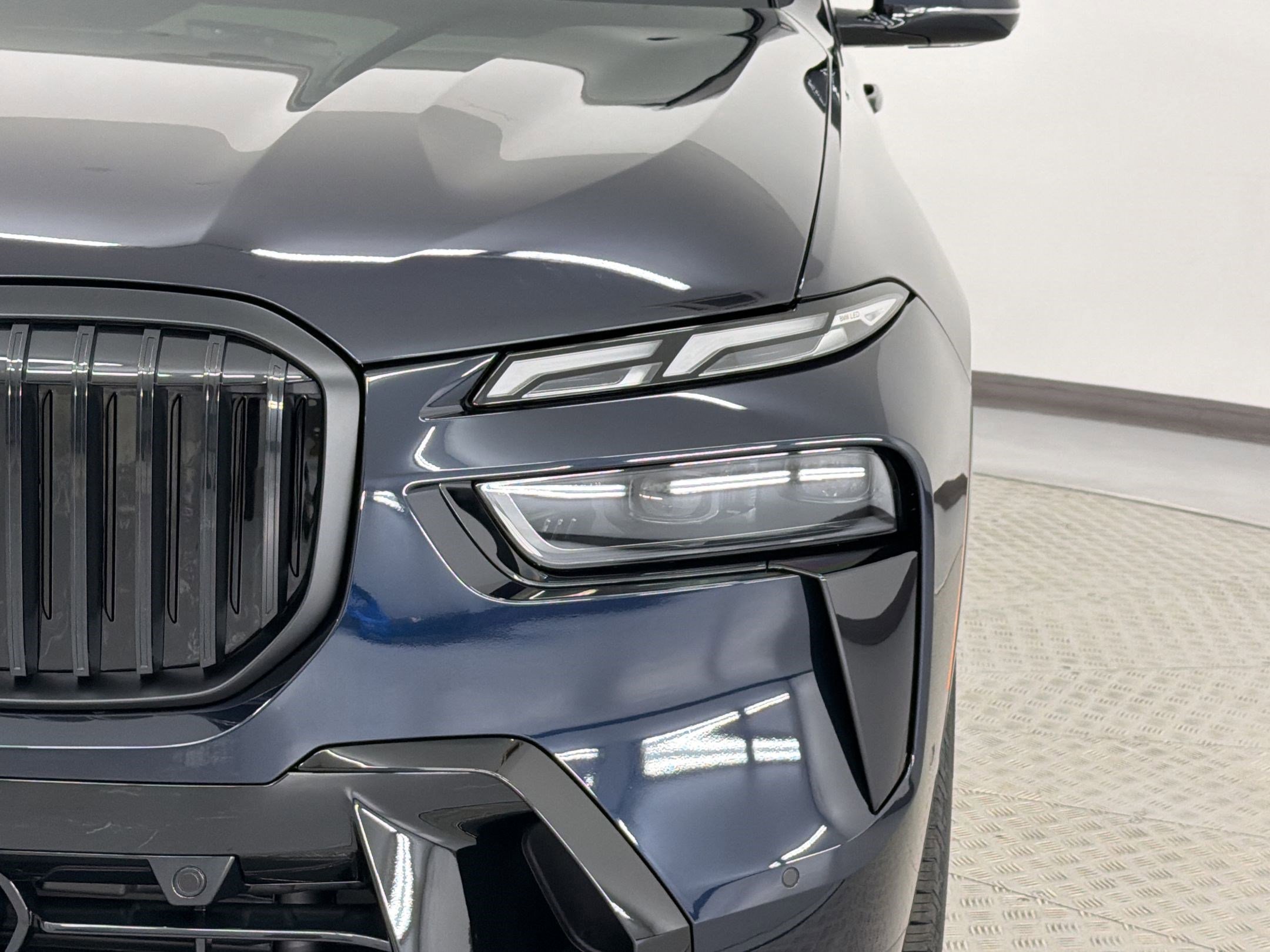 New 2027 BMW X7 xDrive40i w/ M Sport Package AWD/4WD image 11