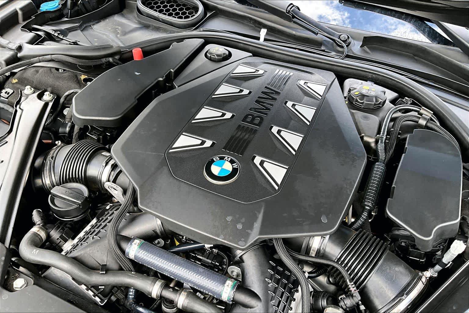 Used 2023 BMW 760i xDrive w/ Executive Package AWD/4WD image 31