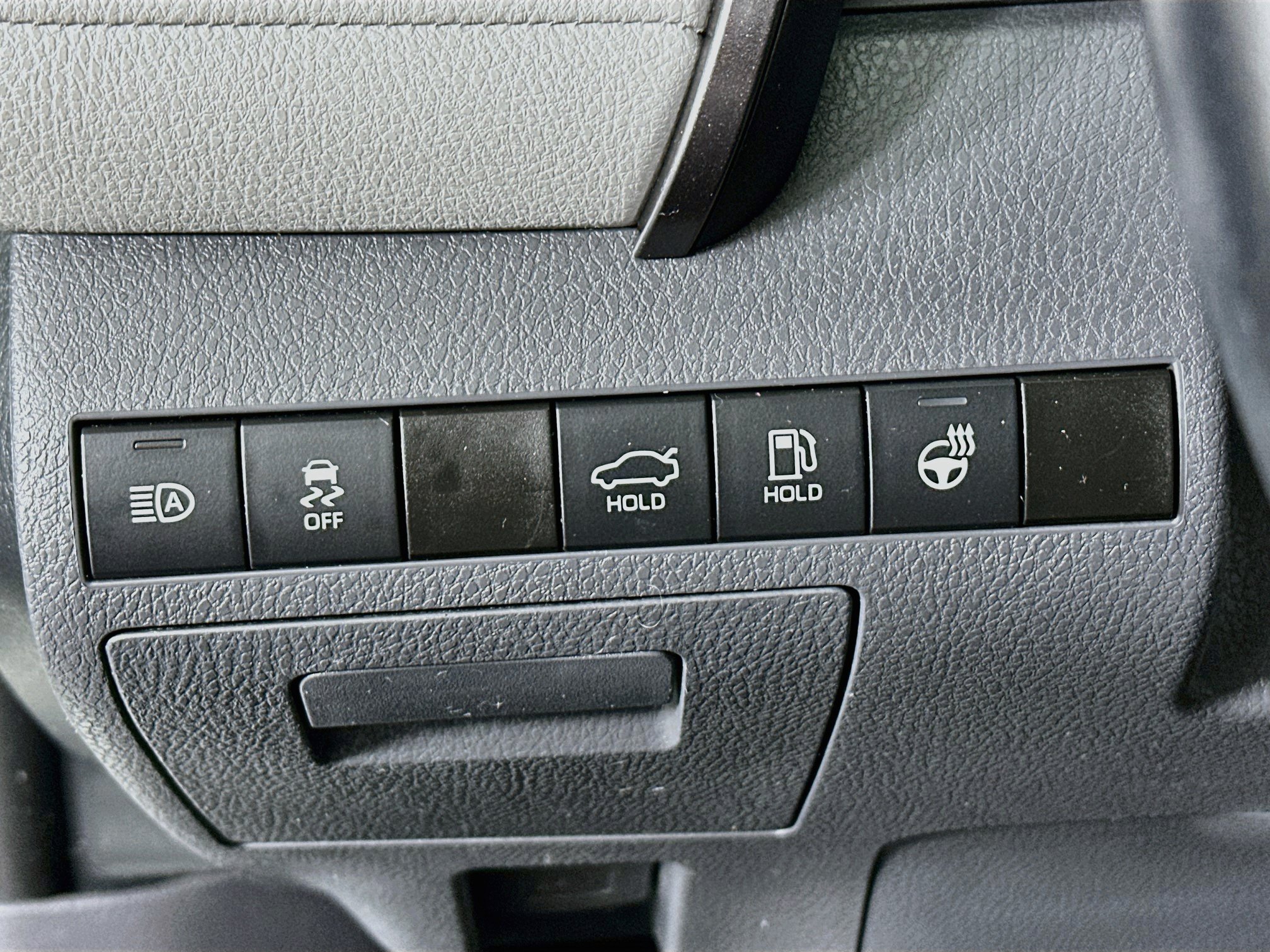 Used 2021 Toyota Camry SE w/ Cold Weather Package FWD image 17