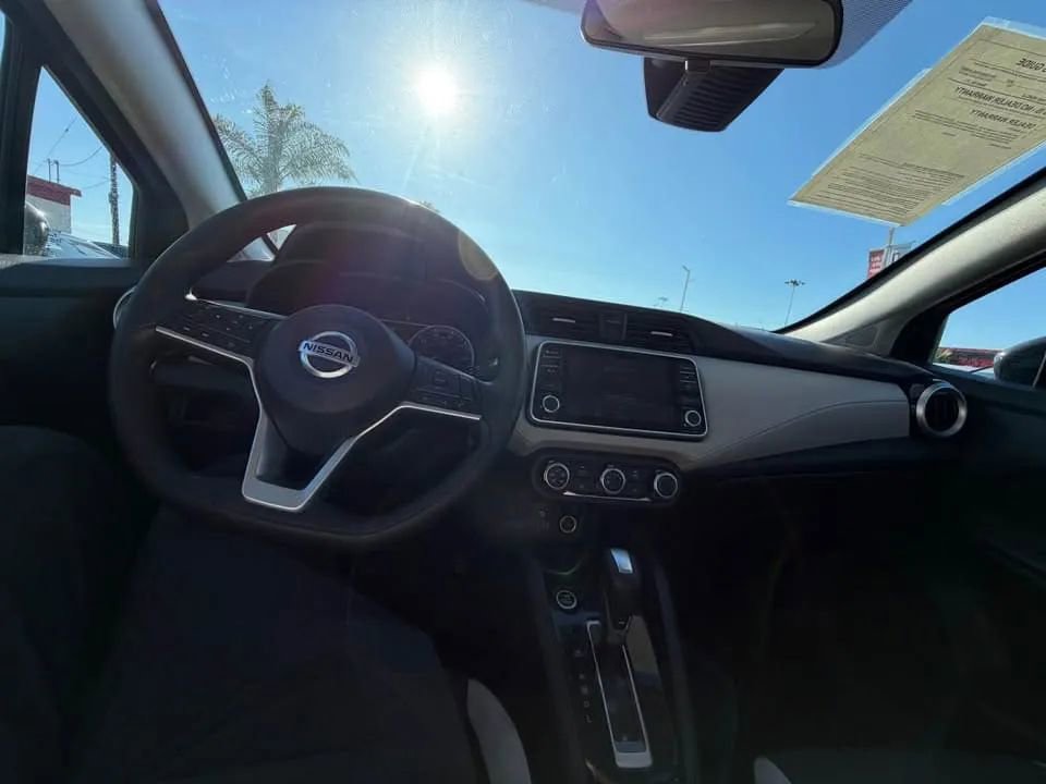 Used 2021 Nissan Versa SV image 6