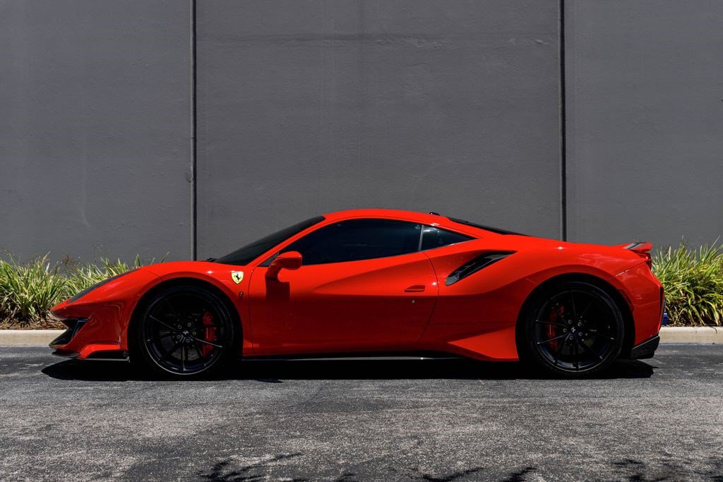 Used 2019 Ferrari 488 Pista Coupe RWD image 2