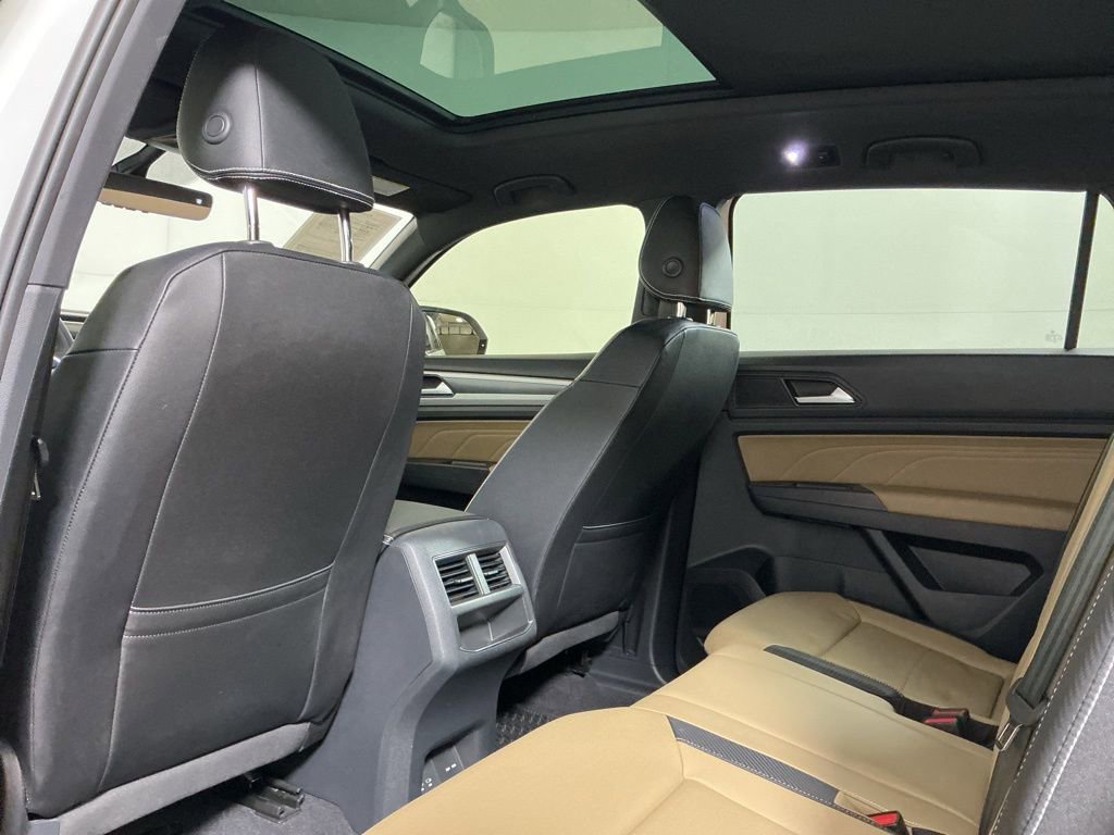 Used 2023 Volkswagen Atlas Cross Sport SE image 25