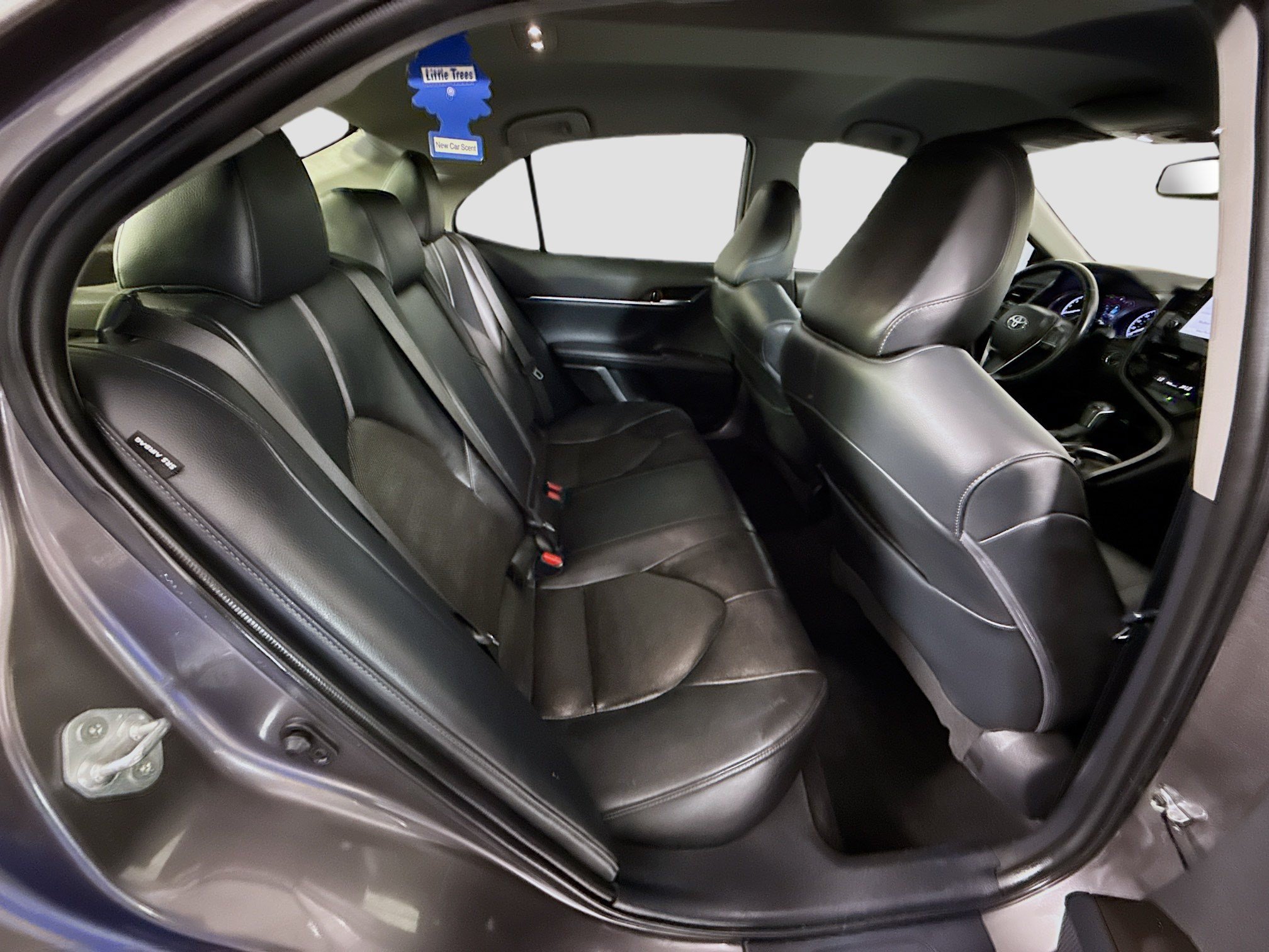 Used 2022 Toyota Camry XLE FWD image 27