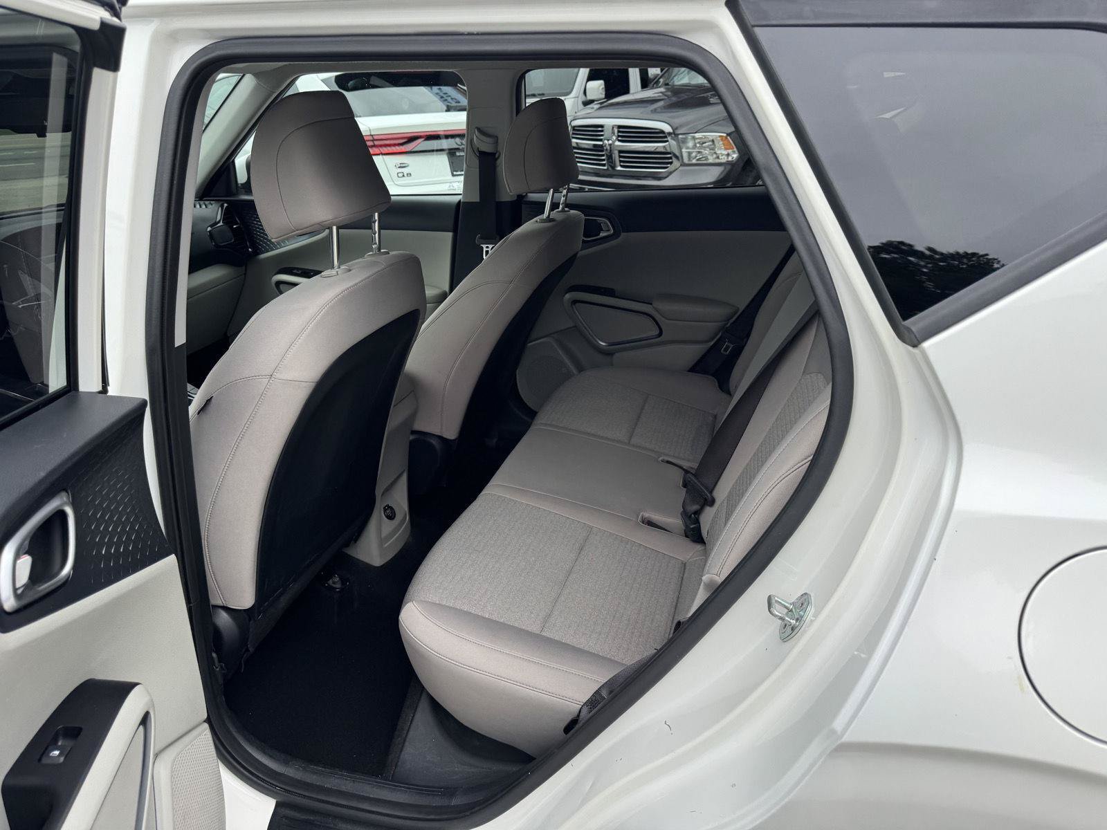 Used 2022 Kia Soul S FWD image 6