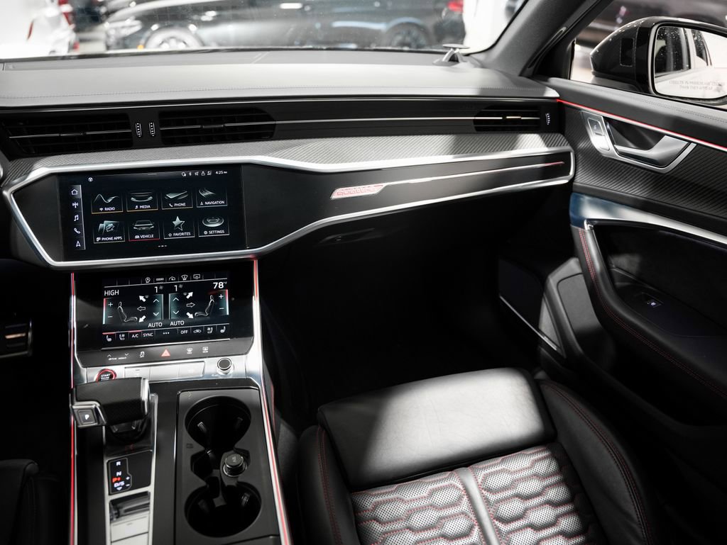 Used 2021 Audi RS 6 w/ Carbon Optic Package AWD/4WD image 21