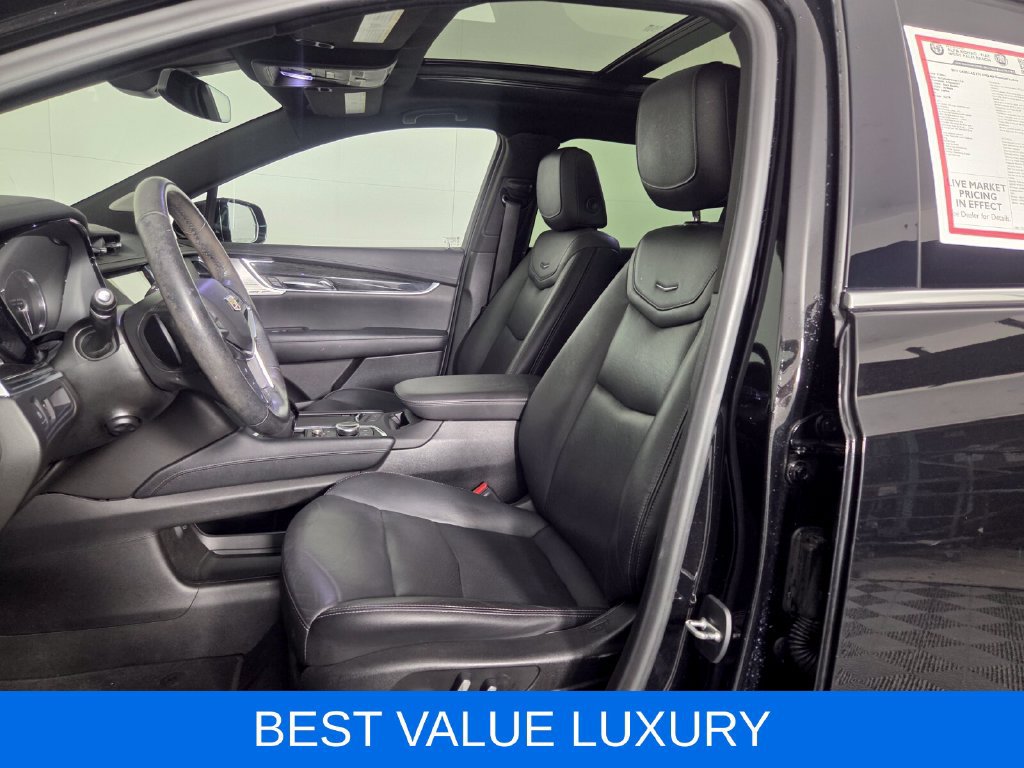 Used 2021 Cadillac XT5 Premium Luxury w/ LPO, Floor Liner Package AWD/4WD image 9