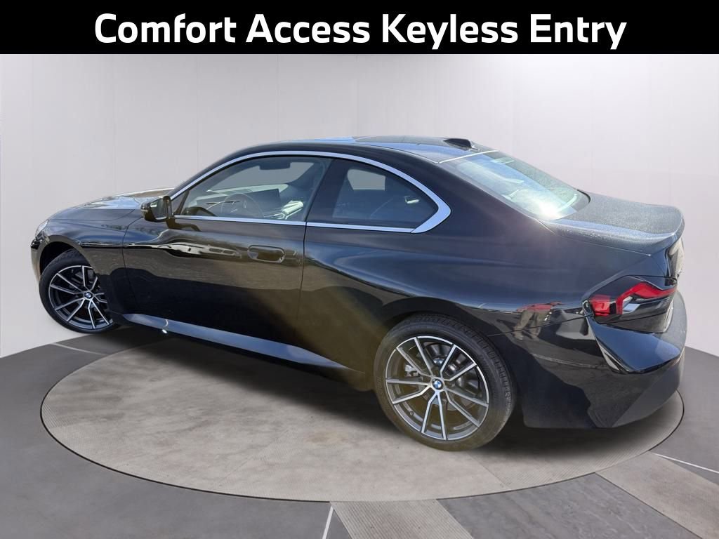 Used 2023 BMW 230i xDrive Coupe w/ Premium Package image 7