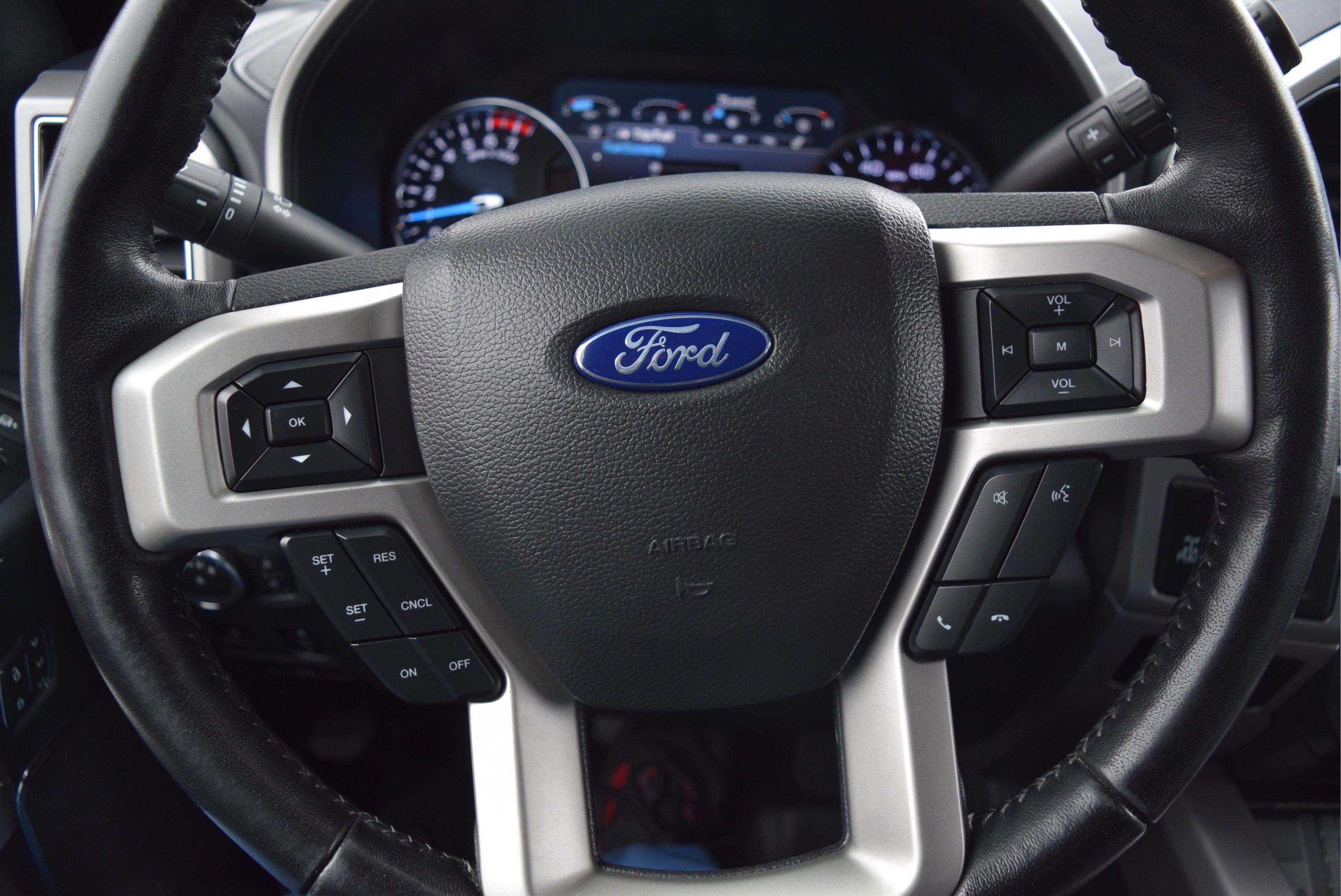 Used 2022 Ford F350 Lariat w/ Lariat Ultimate Package AWD/4WD image 11