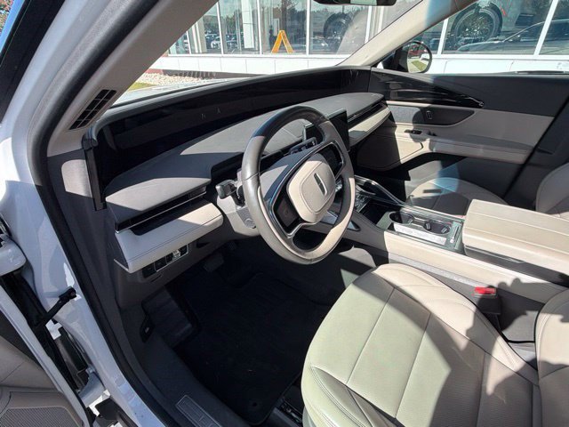 Used 2024 Lincoln Nautilus Premier AWD/4WD image 14