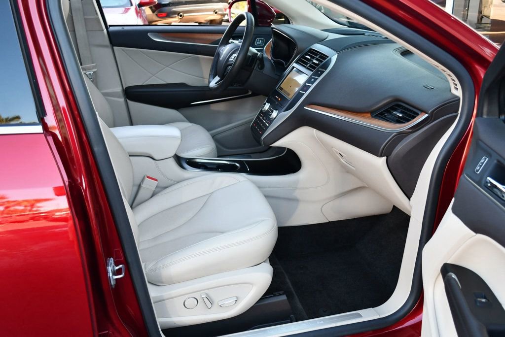 Used 2017 Lincoln MKC Select w/ Select Plus Package image 45