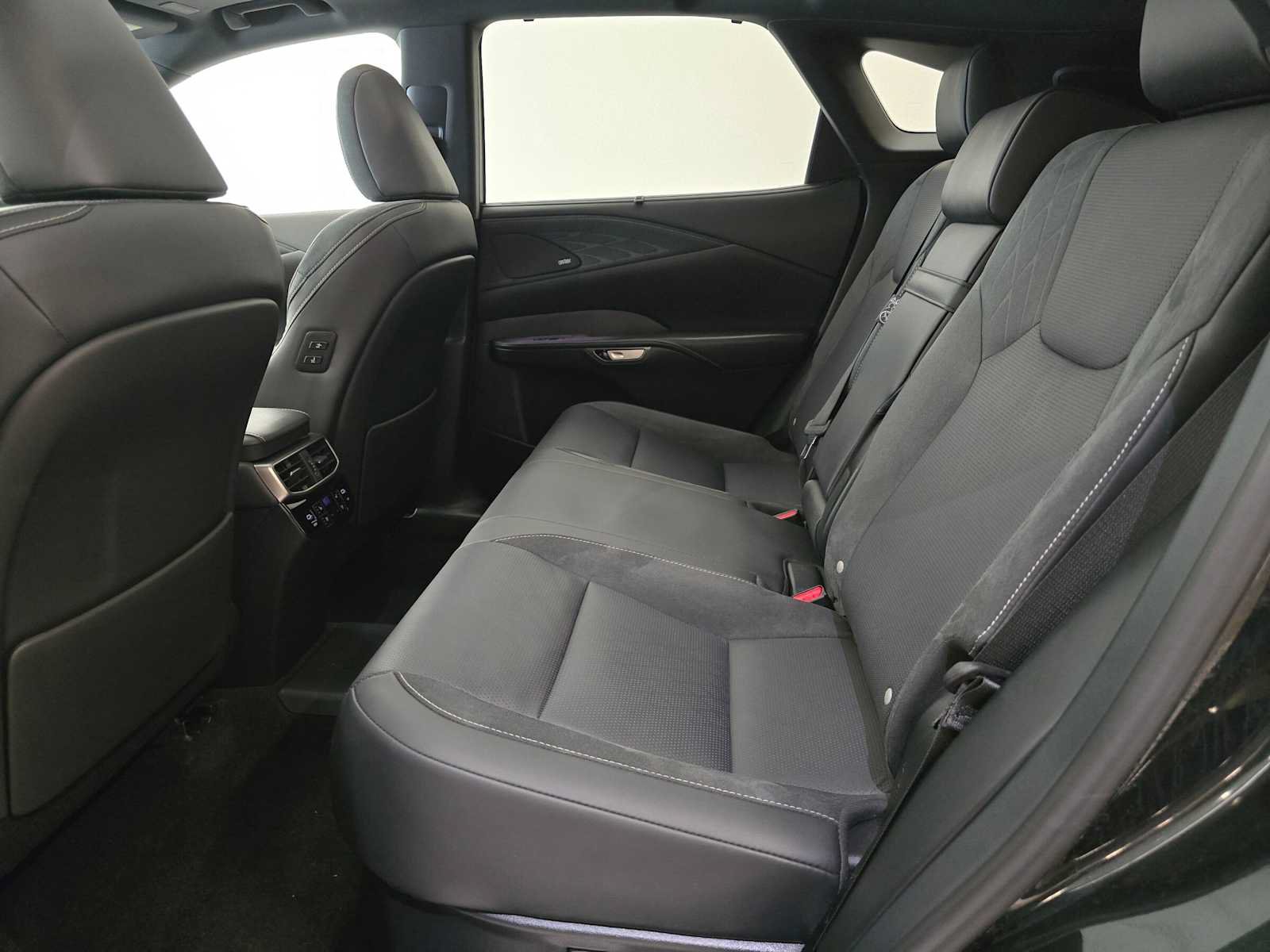 Used 2025 Lexus RX 450h AWD w/ Convenience Package image 23