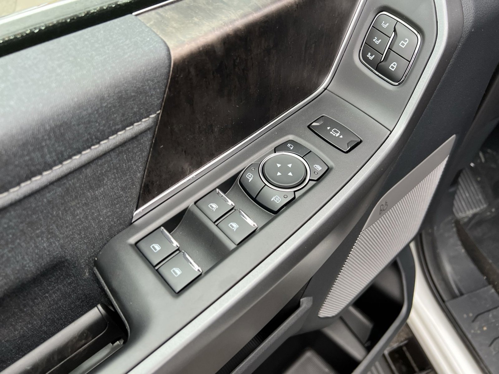 New 2026 Ford F250 Lariat w/ Lariat Ultimate Package image 15