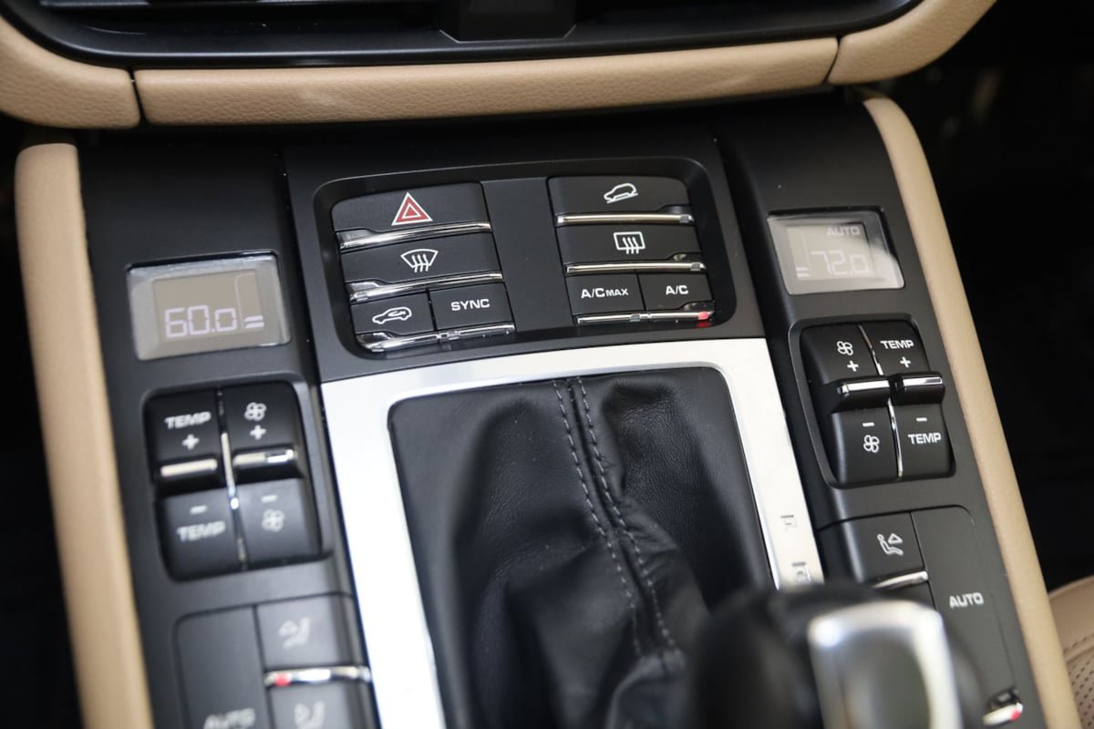 Used 2019 Porsche Macan AWD/4WD image 31