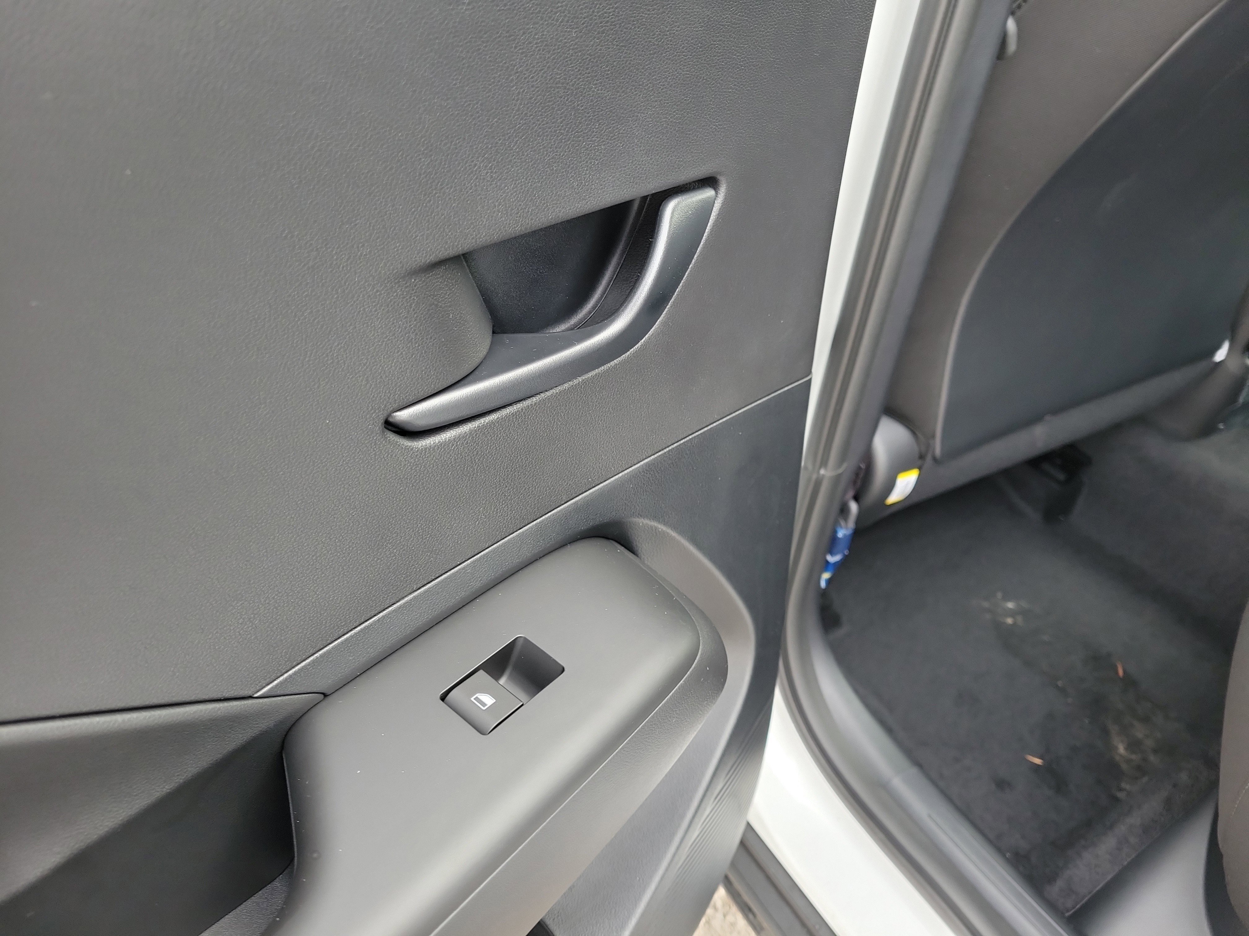 New 2026 Hyundai Kona SE image 13