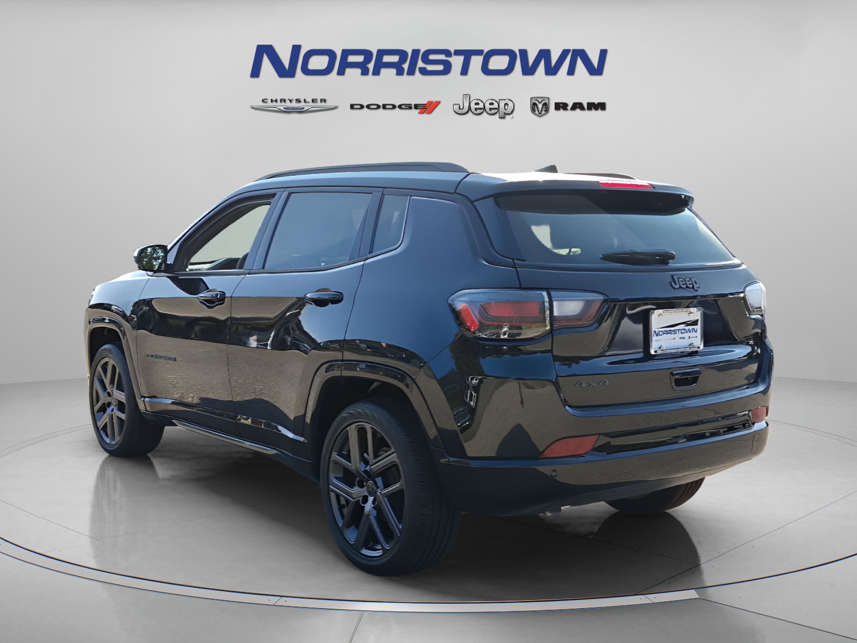 Used 2025 Jeep Compass Limited w/ High Altitude Package AWD/4WD image 3