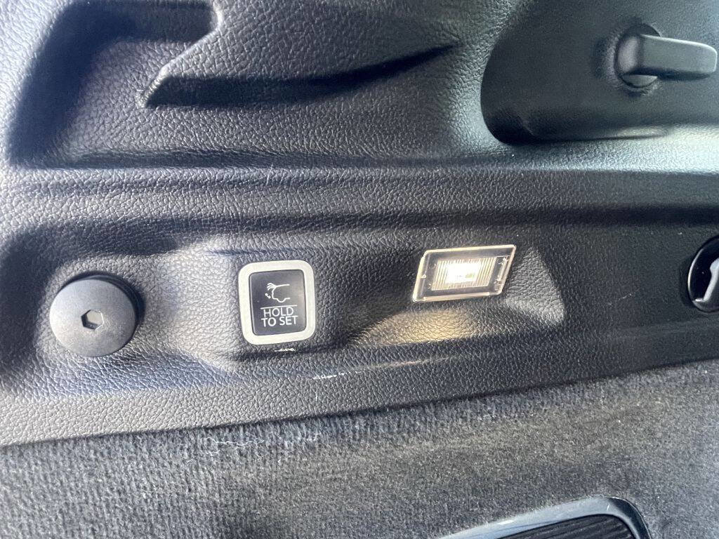 Used 2023 Jeep Grand Cherokee L Summit image 15