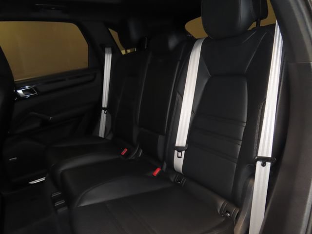 Used 2022 Porsche Cayenne S AWD/4WD image 19