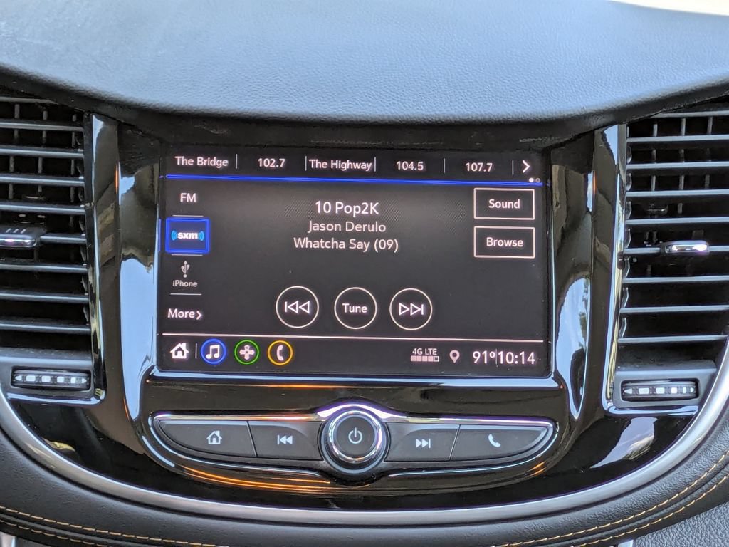 Used 2022 Chevrolet Trax LT w/ LT Convenience Package AWD/4WD image 19