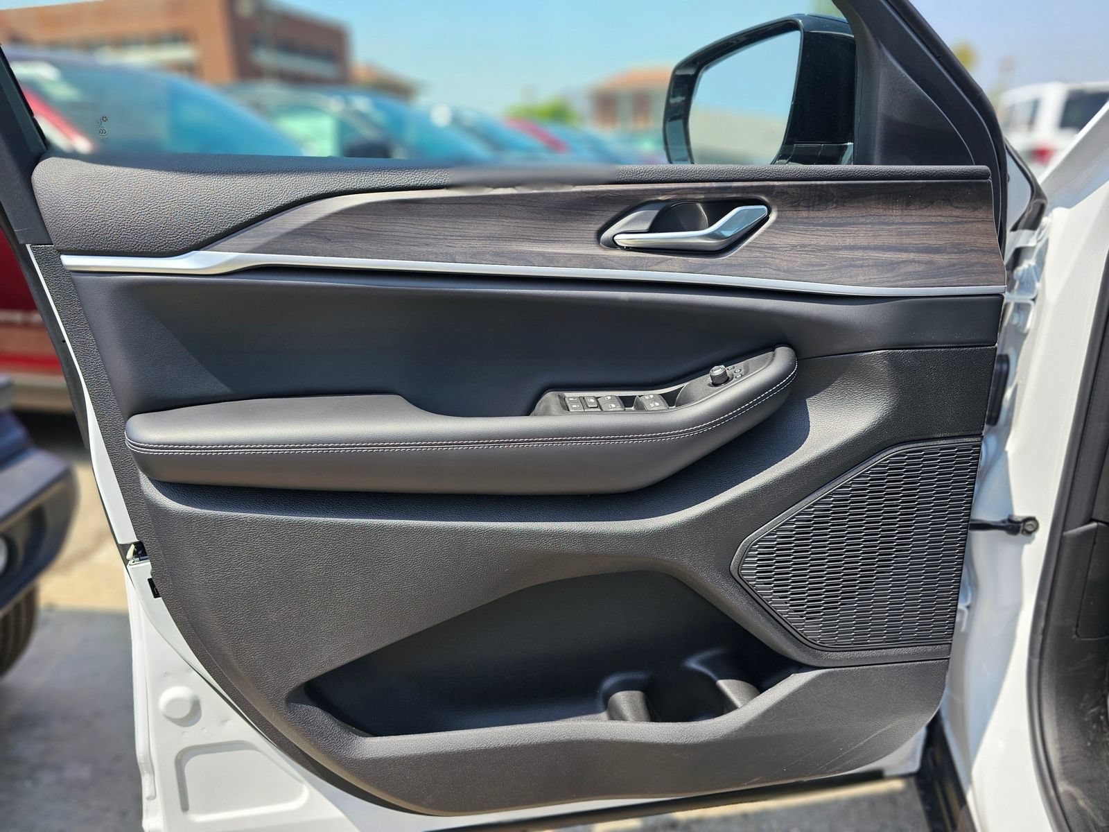 New 2026 Jeep Grand Cherokee Altitude RWD image 18