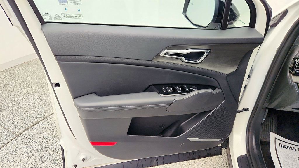 Used 2025 Kia Sportage X-Line image 11