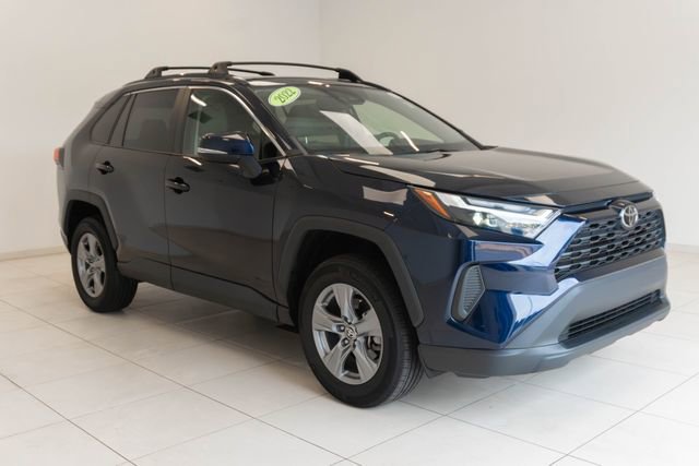 Used 2022 Toyota RAV4 XLE w/ Convenience Package FWD image 8
