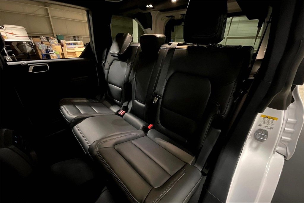 New 2025 Ford Bronco Badlands image 10