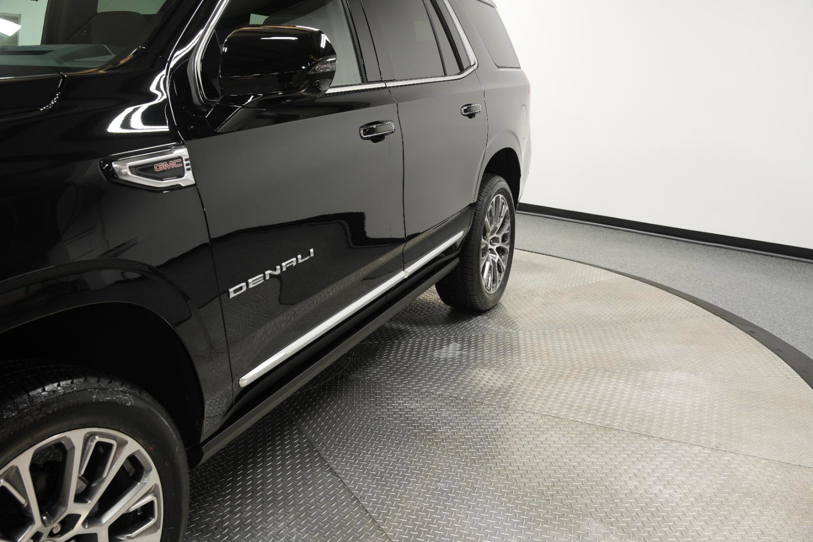 New 2026 GMC Yukon Denali w/ Denali Reserve Package image 6