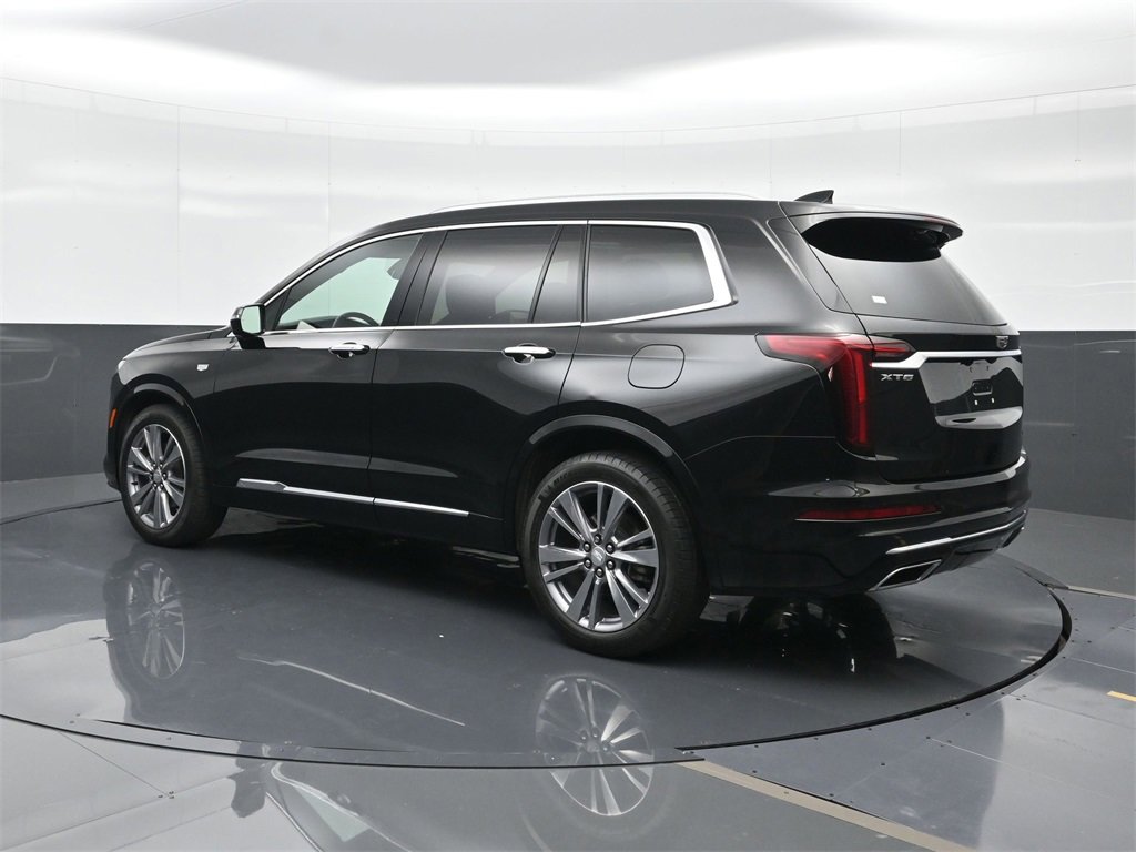 Used 2024 Cadillac XT6 Premium Luxury image 3