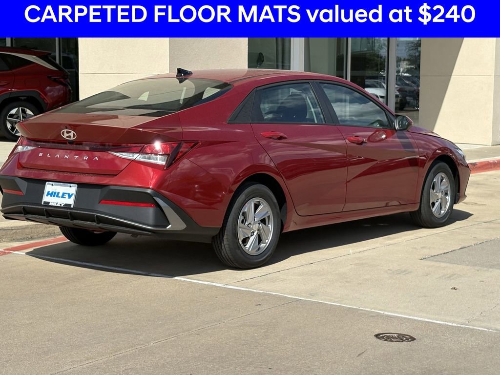 New 2025 Hyundai Elantra SE image 4