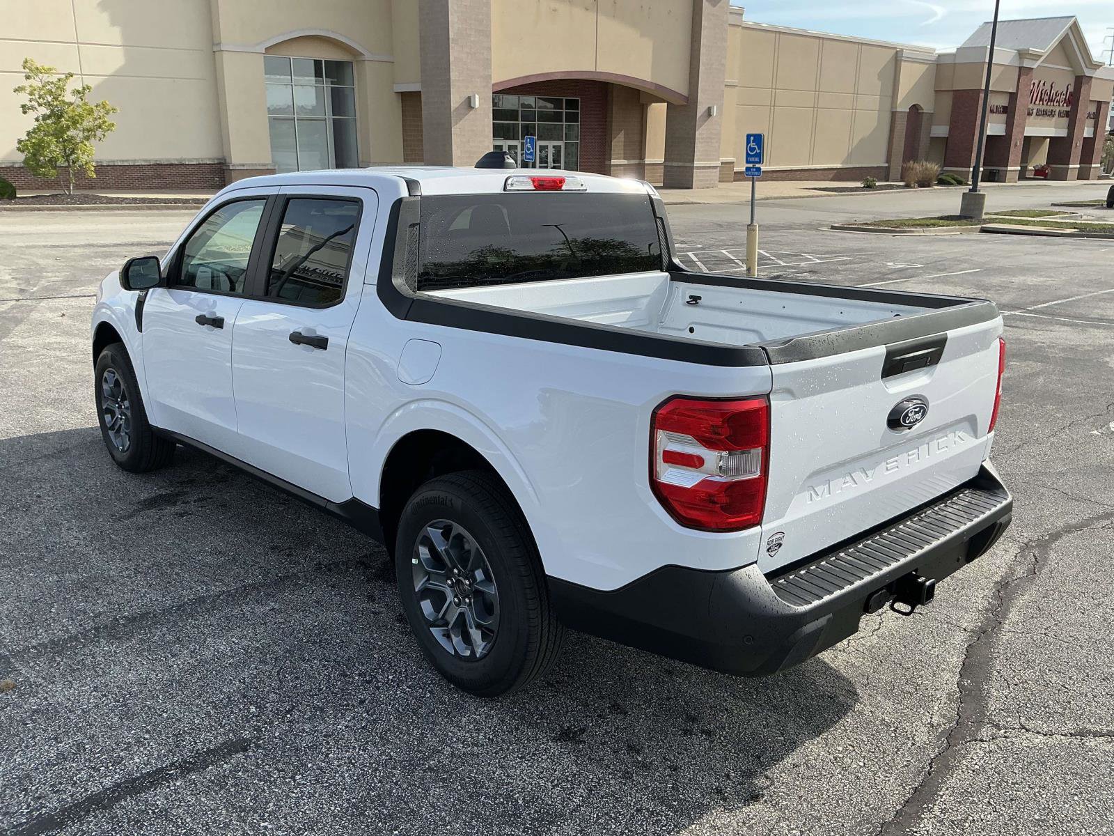 New 2025 Ford Maverick XLT w/ XLT Luxury Package image 4