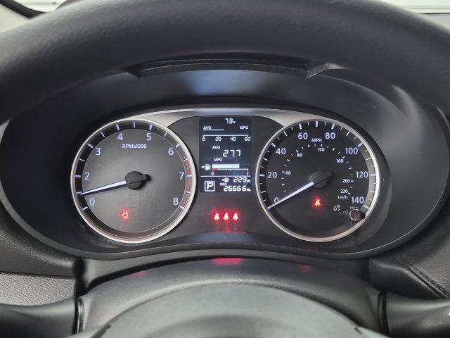 Used 2023 Nissan Versa S w/ Trunk Package image 25