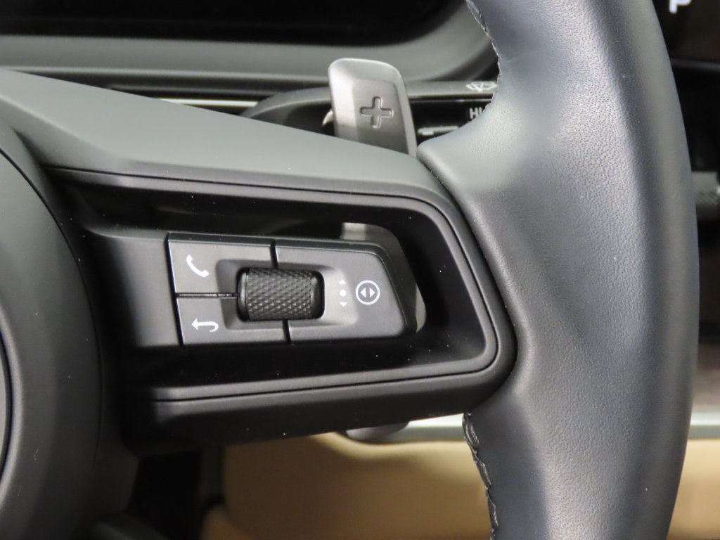 Certified 2025 Porsche Cayenne S AWD/4WD image 23