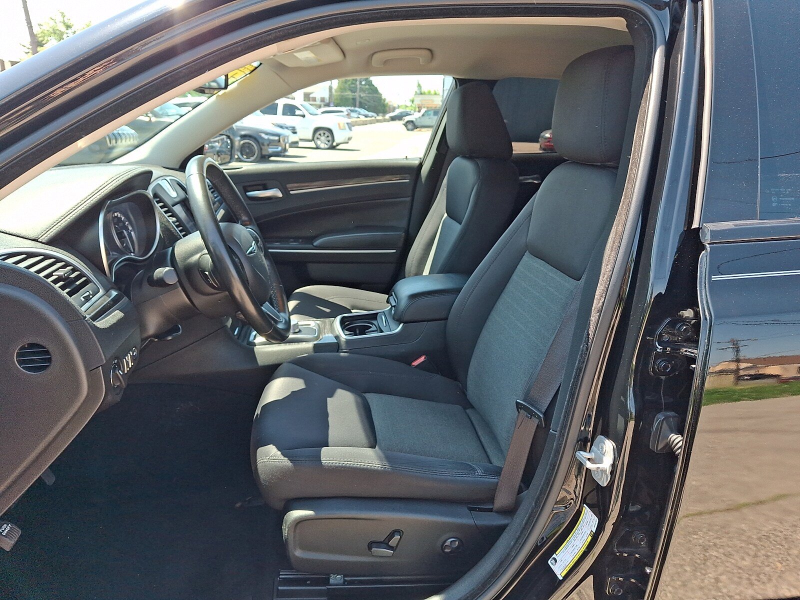 Used 2021 Chrysler 300 Touring w/ Sport Appearance Package RWD image 13