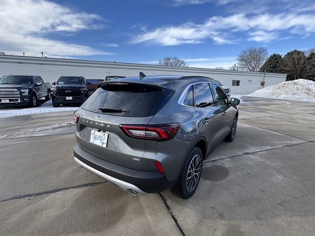 New 2026 Ford Escape SE FWD image 4