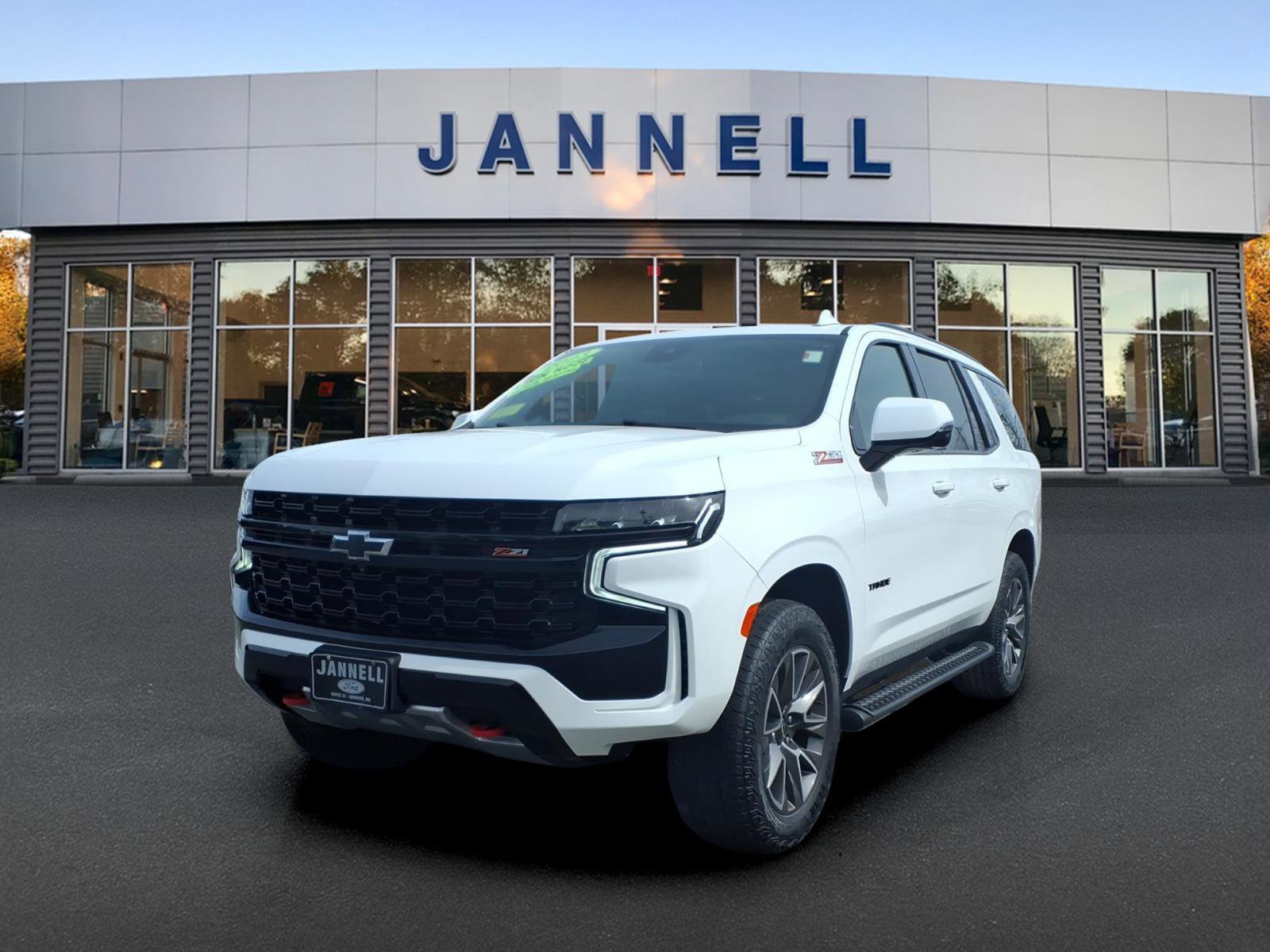 Used 2023 Chevrolet Tahoe Z71 w/ Luxury Package AWD/4WD image 1