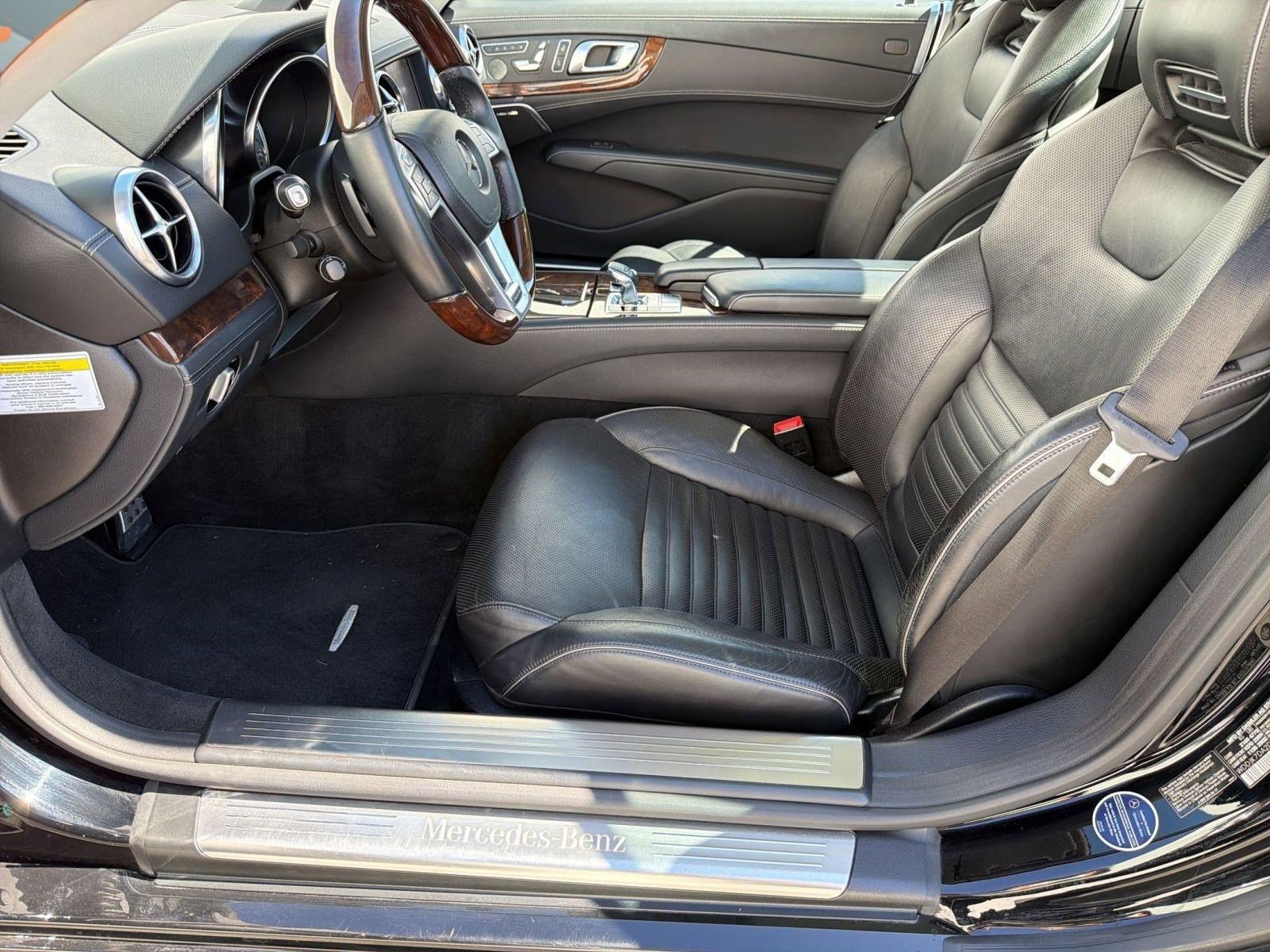 Used 2013 Mercedes-Benz SL 550 w/ Premium Pkg image 5