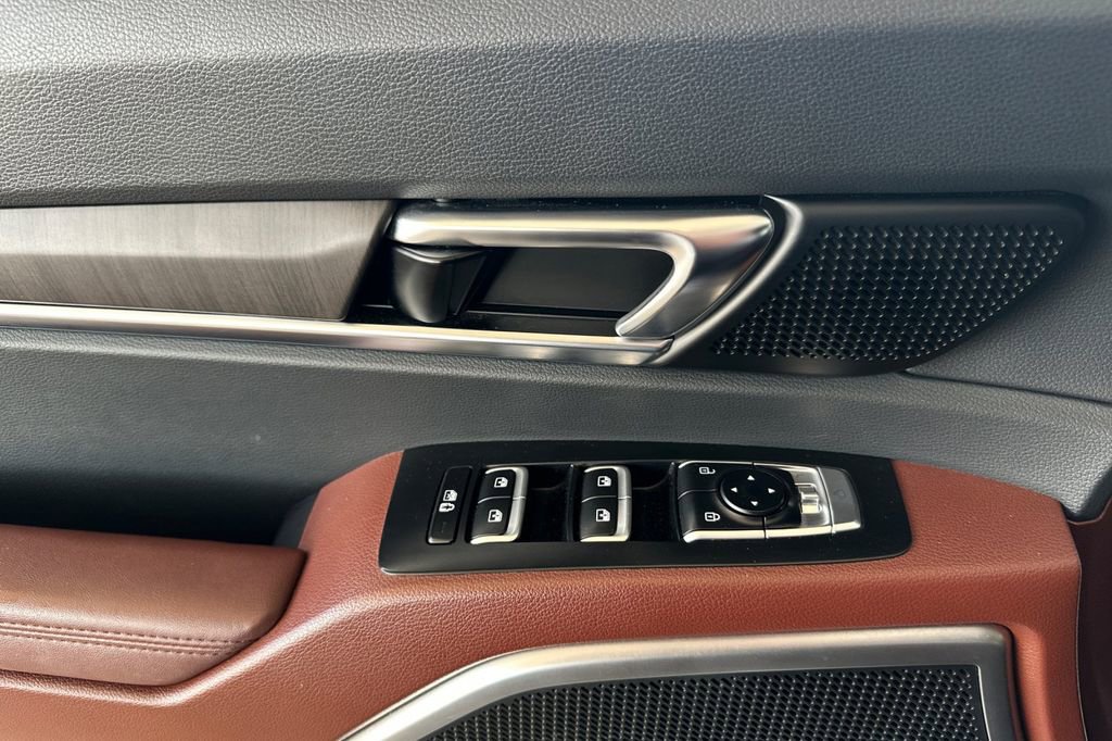 Used 2024 Kia Telluride EX image 13