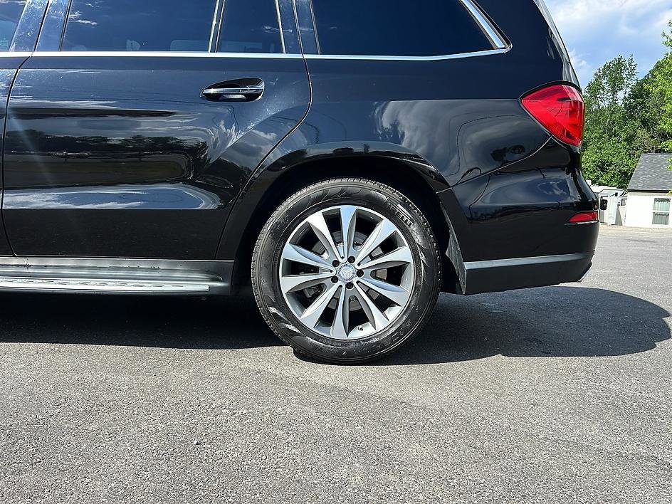 Used 2014 Mercedes-Benz GL 450 4MATIC w/ Appearance Package image 25