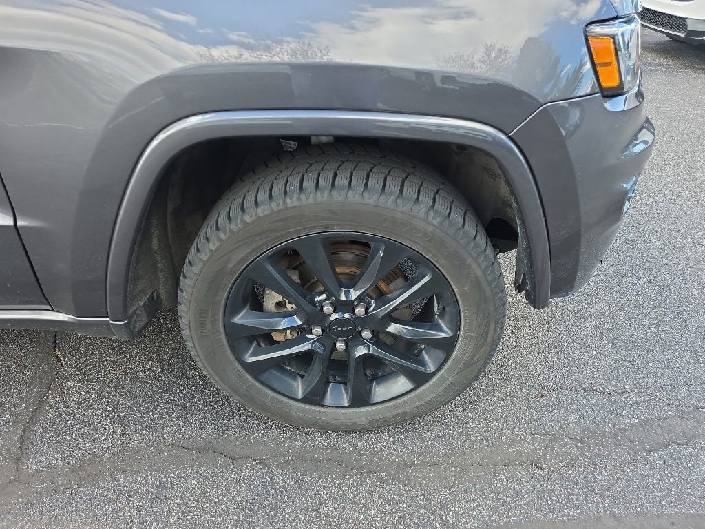 Used 2021 Jeep Grand Cherokee Laredo X AWD/4WD image 15
