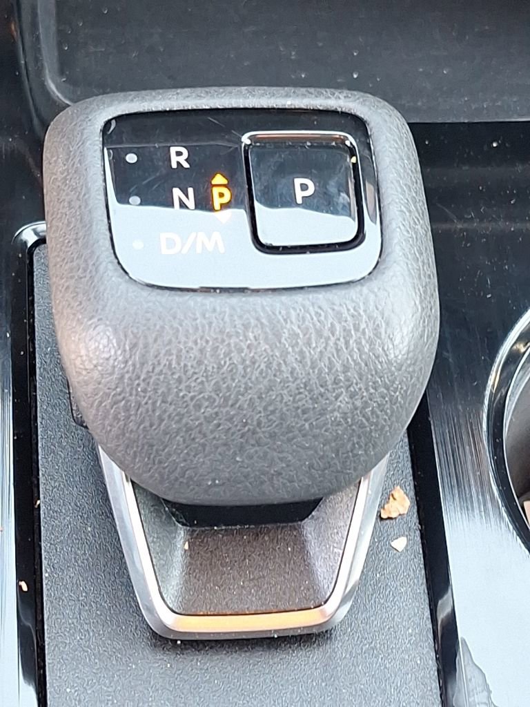 Used 2024 Nissan Rogue SV image 31