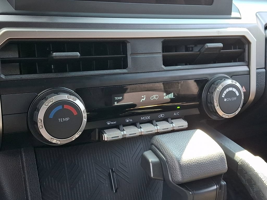 Certified 2025 Toyota 4Runner SR5 AWD/4WD image 17