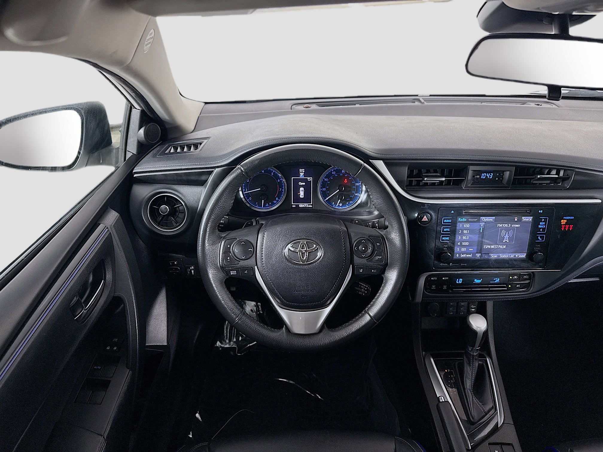 Used 2018 Toyota Corolla XSE w/ Carpet Mat Package (TMS) FWD image 17