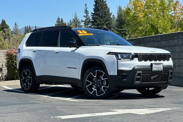 Certified 2026 Jeep Cherokee Overland w/ Trailer Tow Group AWD/4WD image 2