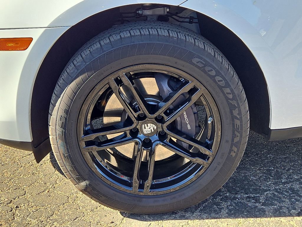 Used 2024 Porsche Macan T w/ Premium Plus Package image 38