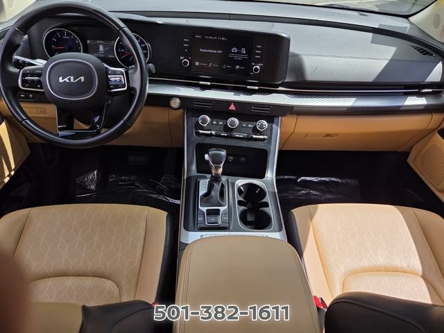 Used 2024 Kia Carnival LX FWD image 12